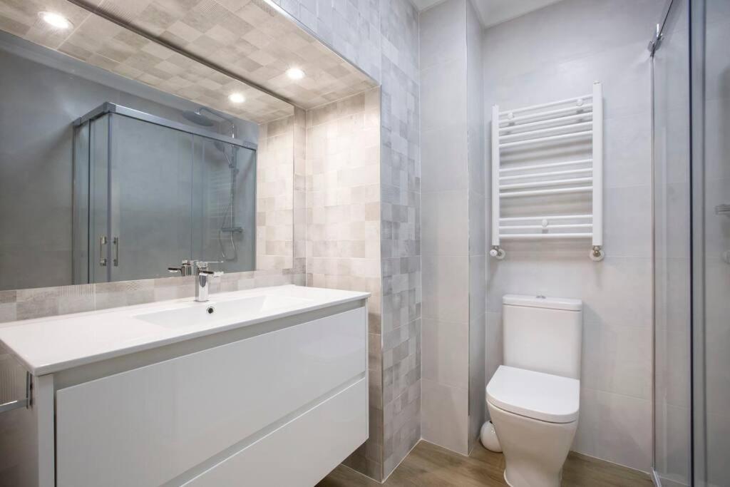 Alhondiga Flat By Next Stop Bilbao Luaran gambar